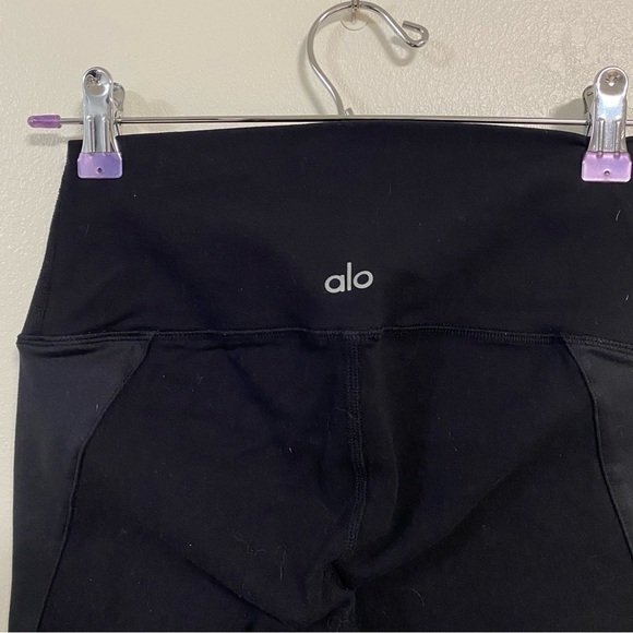 Alo Leggings Women’s Size Small Black Laser cutout Crop Black Leggings - Picture 6 of 11